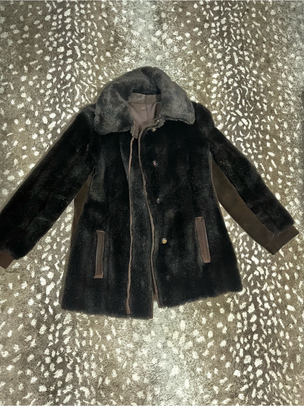 Vintage Hyper-realistic faux fur coat with suede accents, Women’s Small